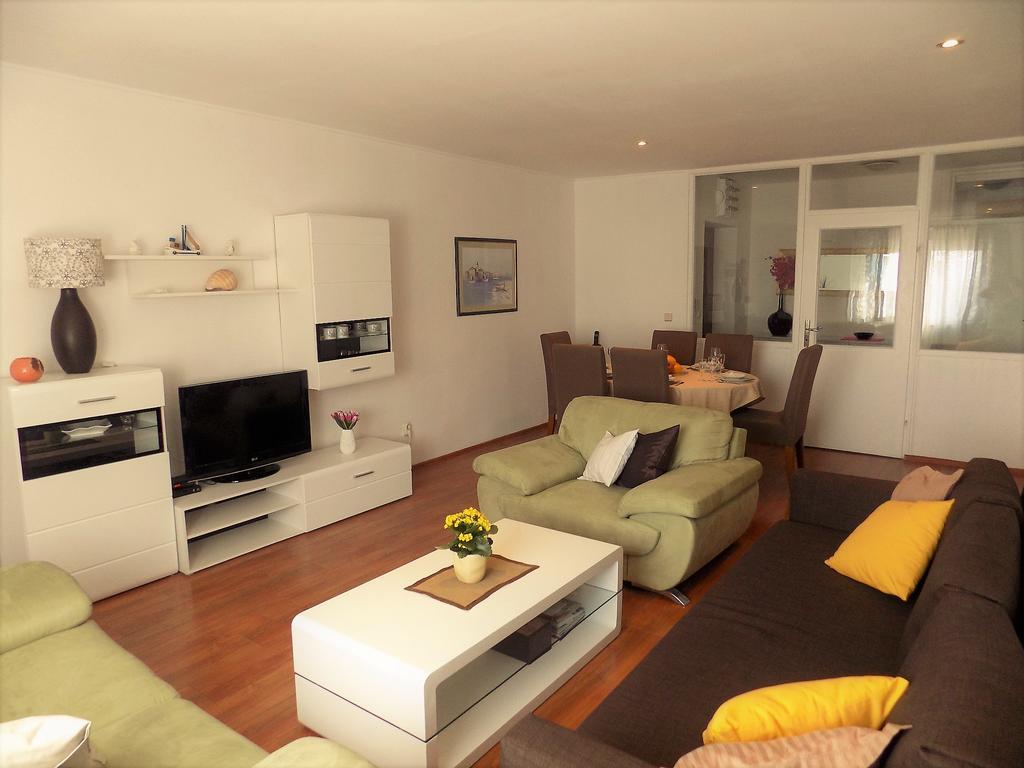 Apartment Anamarija Нивице Екстериор снимка