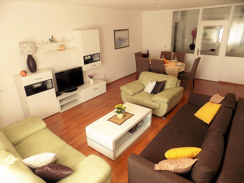 Apartment Anamarija Нивице Екстериор снимка